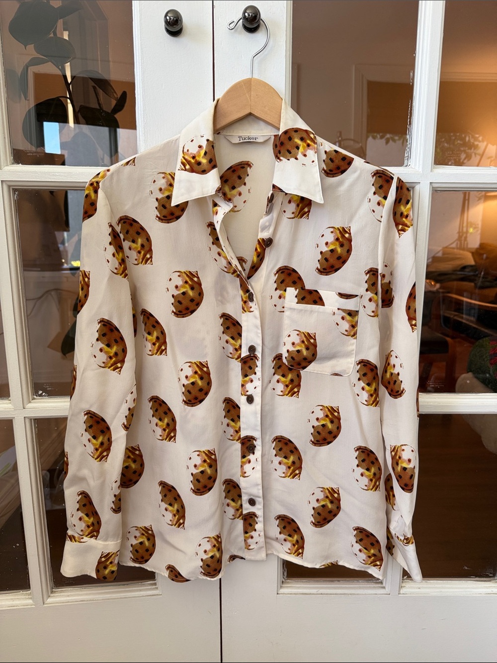 Tucker NYC Cream 100% Silk Shirt with Shell Print